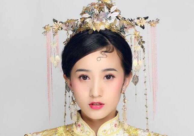 麗竹彩妝作品 | 略施粉黛， 一抹朱唇紅艷