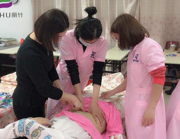 南寧美容培訓(xùn)哪家?guī)熧Y強(qiáng)？快來看看學(xué)員上課花絮吧
