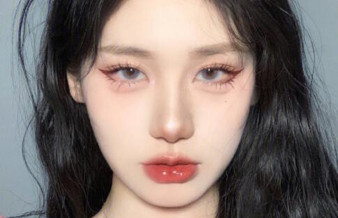 想知道奶醉妝容怎么化？南寧彩妝造型學(xué)校教你