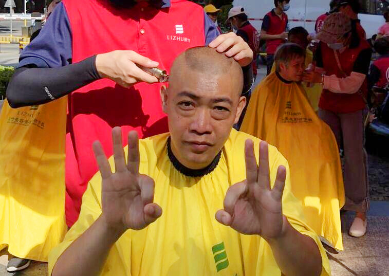 義剪活動(dòng)受點(diǎn)贊，看看廣西美發(fā)學(xué)校哪家實(shí)踐機(jī)會(huì)多