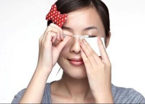神奇卸內(nèi)眼線術(shù)，告訴你廣西化妝學(xué)校哪家有實(shí)力