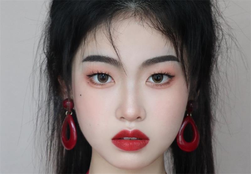 國風(fēng)少女眼妝怎么畫？快來南寧專業(yè)化妝學(xué)?？纯?>
								
								<span id=