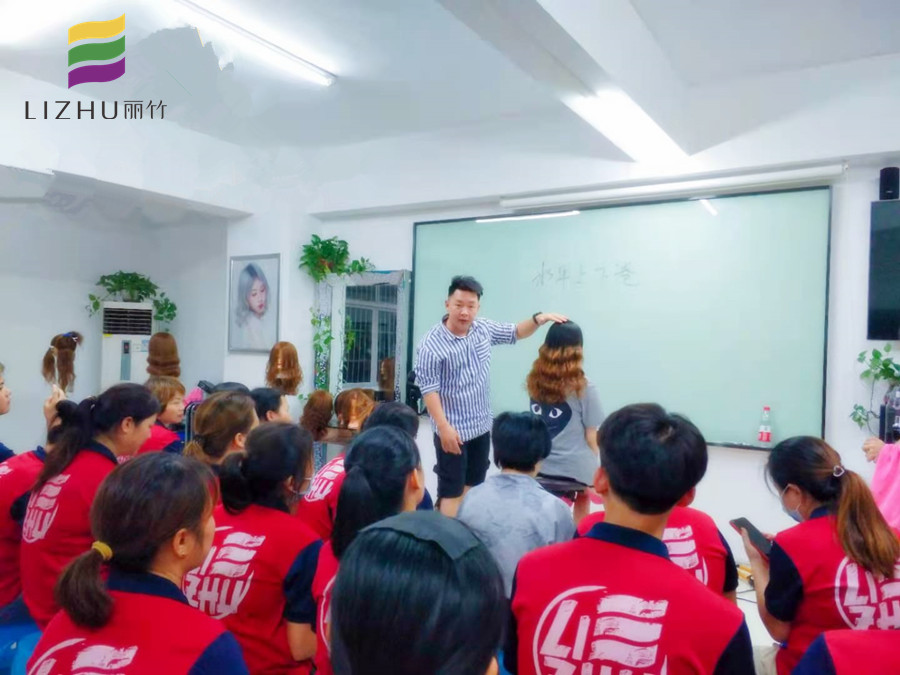 南寧美發(fā)去哪里進(jìn)修？麗竹美發(fā)學(xué)校歡迎你