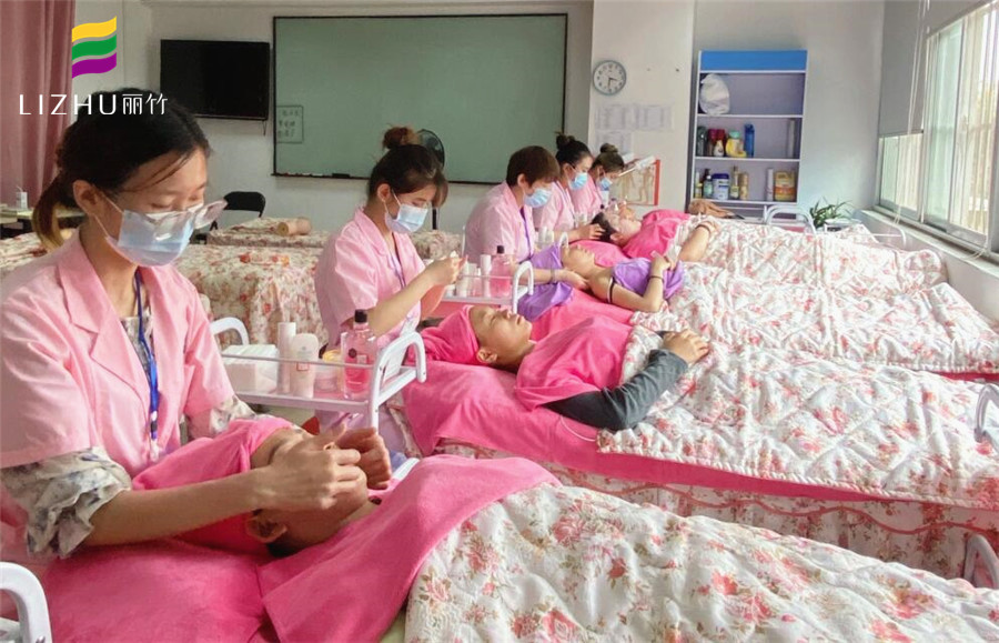 手法按摩操作方法，廣西美容護膚培訓(xùn)分享