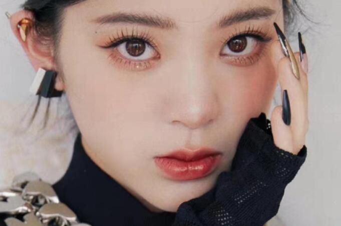 學(xué)小鹿感財閥千金”仿妝，知南寧學(xué)化妝哪家?guī)熧Y強_