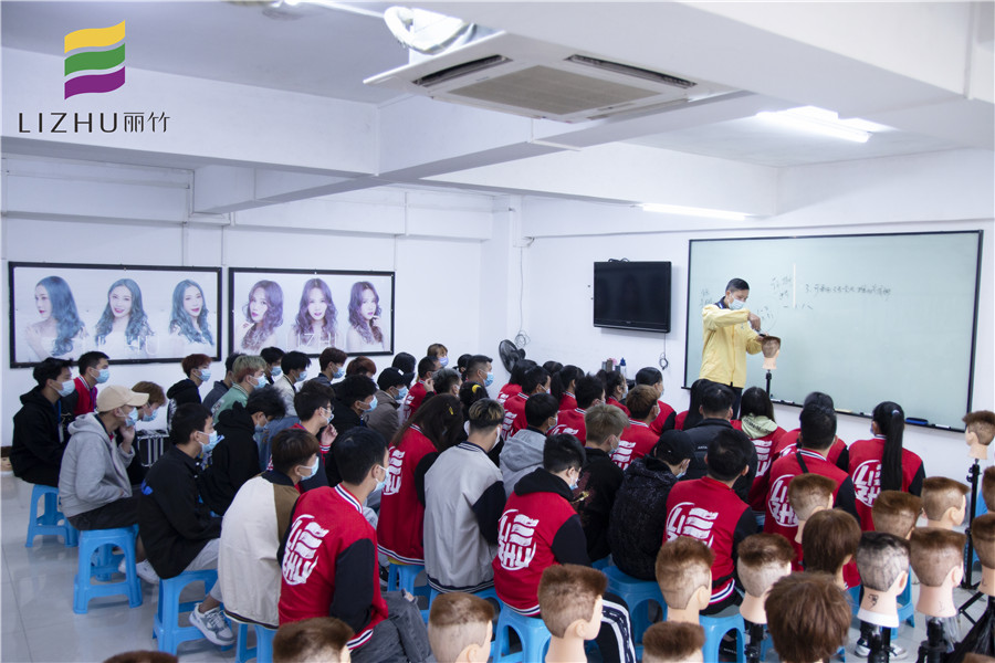 平頭修剪方法，廣西男發(fā)剪裁培訓(xùn)內(nèi)容