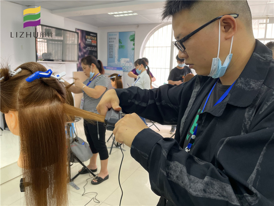 拉直發(fā)的教程知識點概括，廣西學燙染一對一教學
