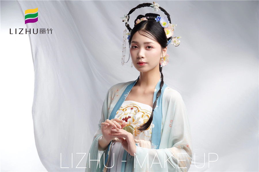 漢服彩妝造型，南寧排名前三化妝學(xué)校作品