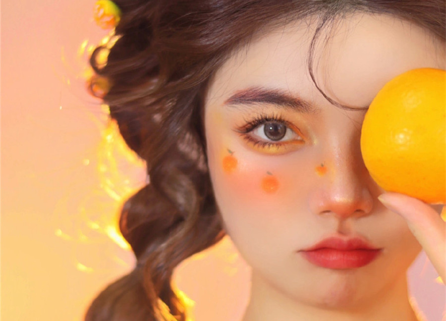 夏日元氣橘彩繪創(chuàng)意妝容，廣西化妝學校排行榜前三名分享