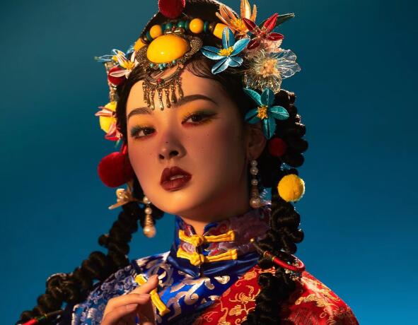 藏族少女寫真造型，南寧彩妝學(xué)校專業(yè)正規(guī)作品