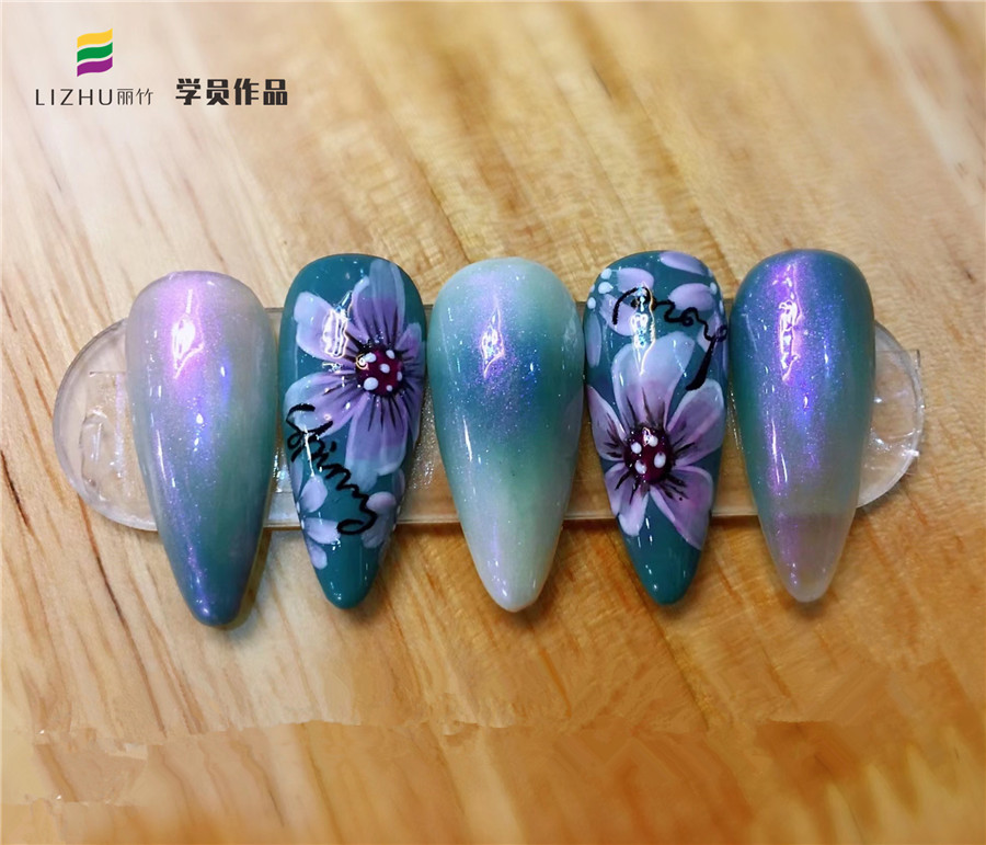 日式花卉美甲圖片，廣西南寧美甲培訓(xùn)學(xué)員作品