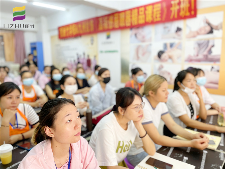 南寧紋繡培訓(xùn)學(xué)?！陡?級(jí)感眉眼唇精品課程》開班