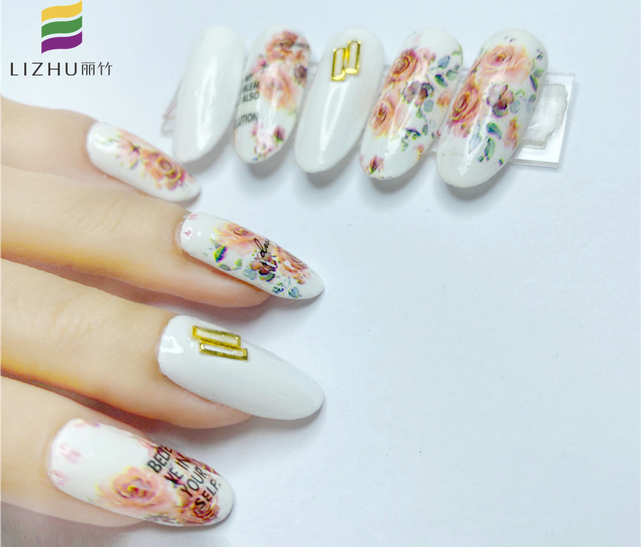 一 個(gè)月不卸甲片會(huì)有傷害？ 南寧培訓(xùn)美甲給你答復(fù)