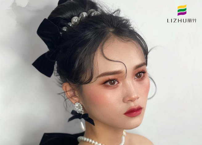 黑色禮服造型，廣西美妝造型學(xué)校作品分享