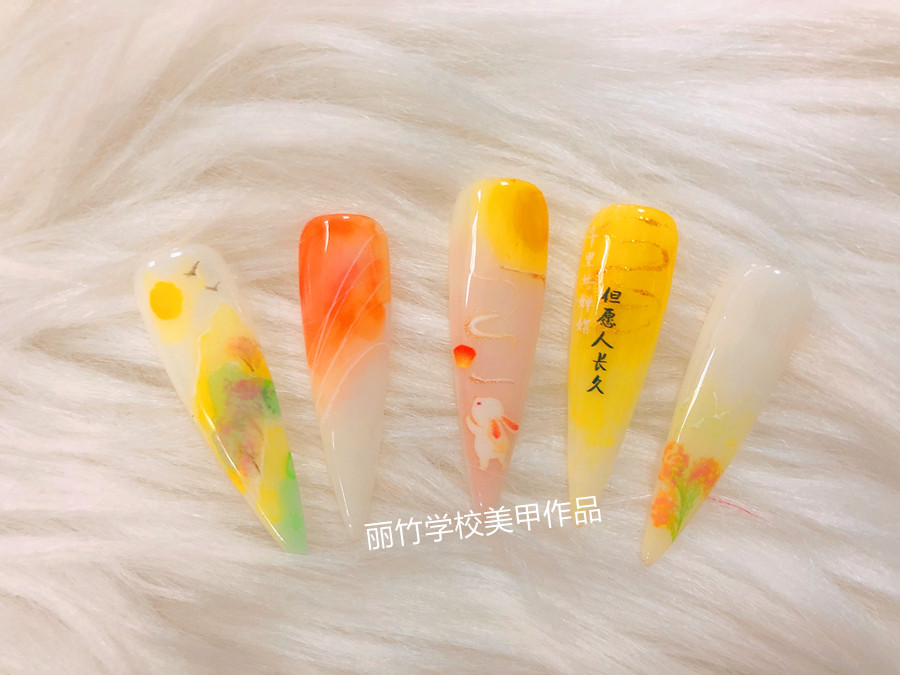 美甲的甲面不亮？南寧麗竹美甲學(xué)校教你處理