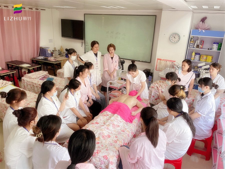 精油開背和拔火罐的好處，身體養(yǎng)生培訓課程
