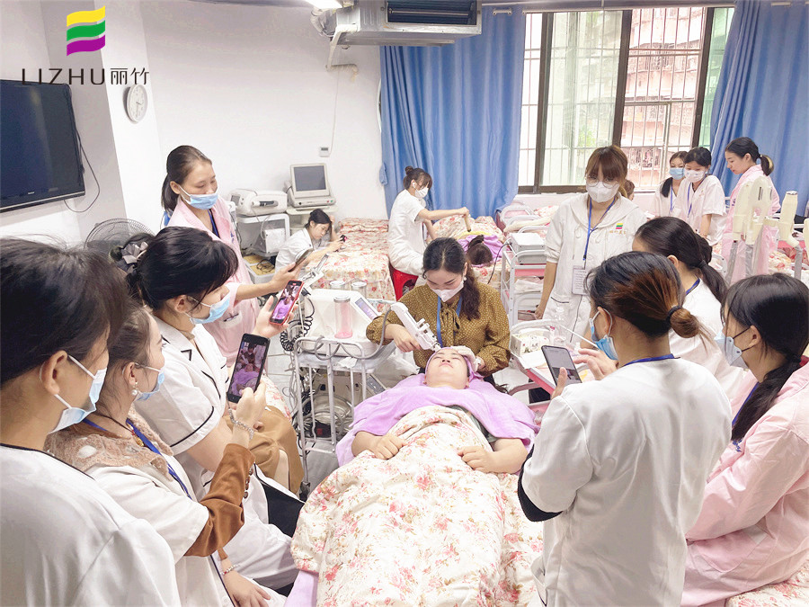 水光槍使用后注意事項(xiàng)，南寧美容儀器培訓(xùn)學(xué)校講解