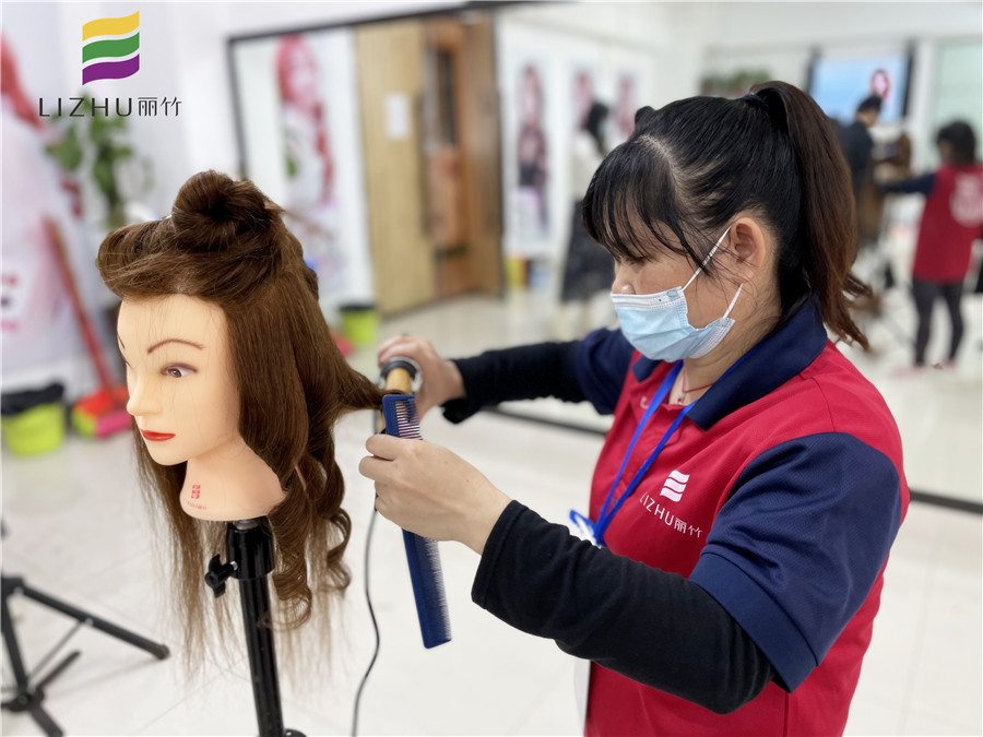 美發(fā)電棒注意事項，廣西正規(guī)美發(fā)學校分享