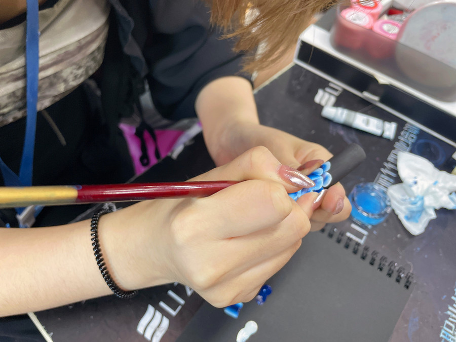 美甲排筆彩繪技巧，廣西美甲培訓(xùn)