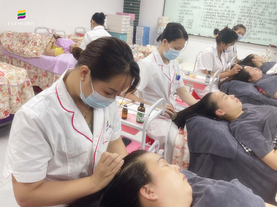 適合梳頭的時(shí)間？南寧頭療養(yǎng)生學(xué)習(xí)