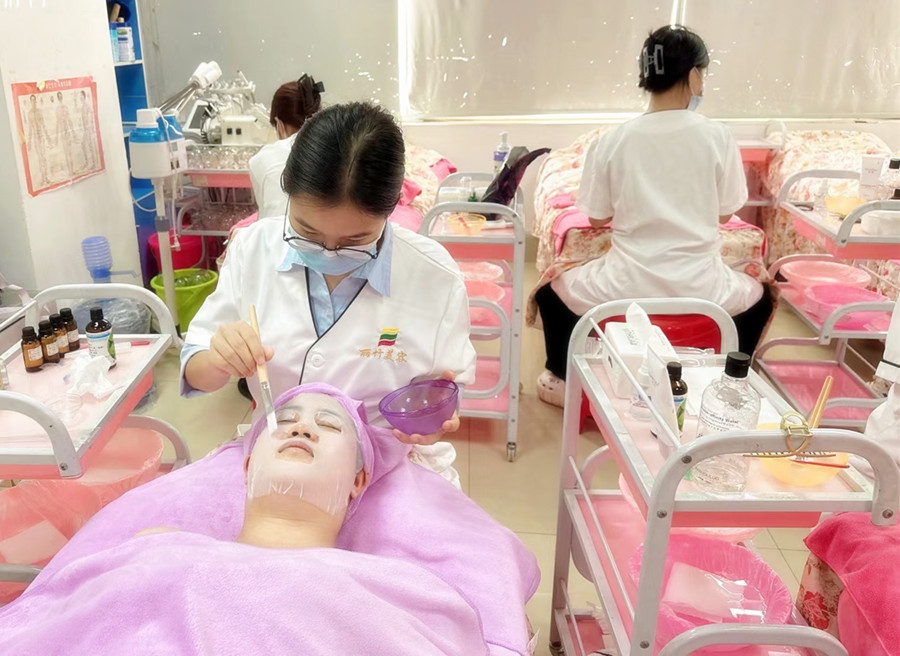 冬季護膚的誤區(qū)，南寧學(xué)美容面部管理