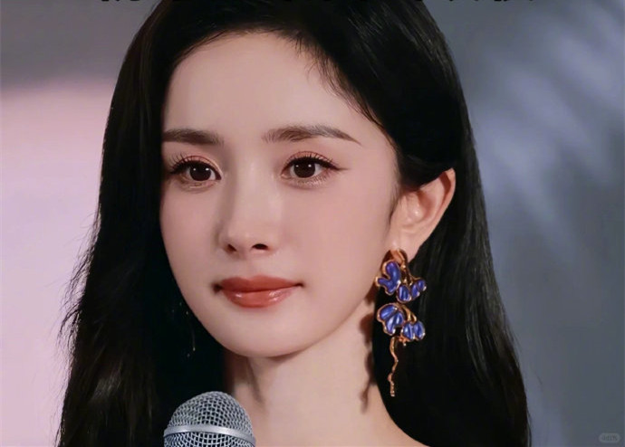 楊冪溫柔仙氣眼部妝容，南寧明星化妝學(xué)校分享