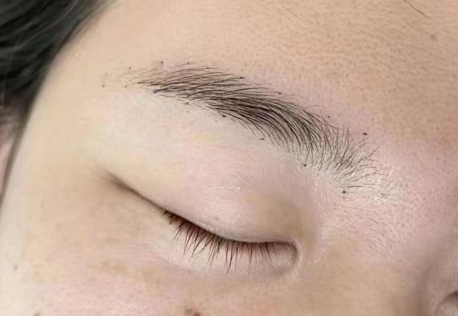 紋眉操作過(guò)程技巧，南寧紋繡學(xué)校排名總結(jié)分享