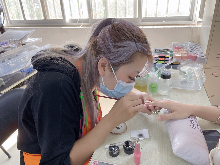 南寧美甲進修，零基礎美甲學習作品