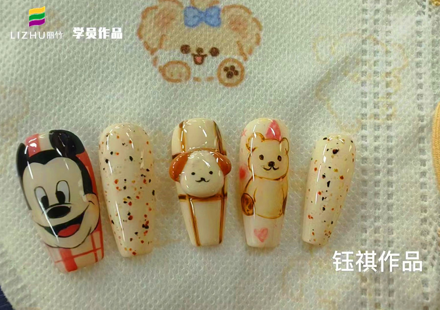 卡通立體浮雕&手工蝴蝶結(jié)美甲，南寧美甲造型進修作品