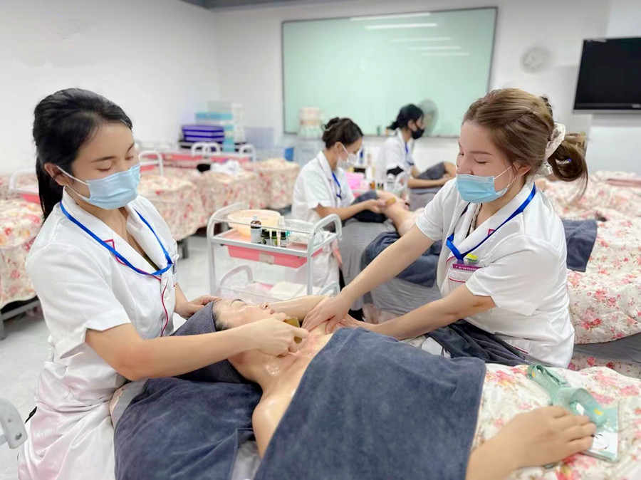 你適合做肩頸刮（sha）痧嗎？零基礎(chǔ)美容教學
