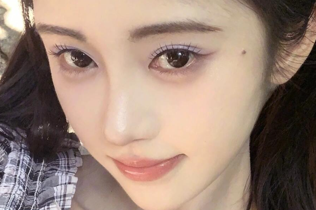 溫柔香芋紫眼妝，學(xué)女明星同款?yuàn)y容