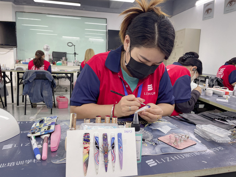 飾品彩繪美甲，南寧美甲進修提升作品