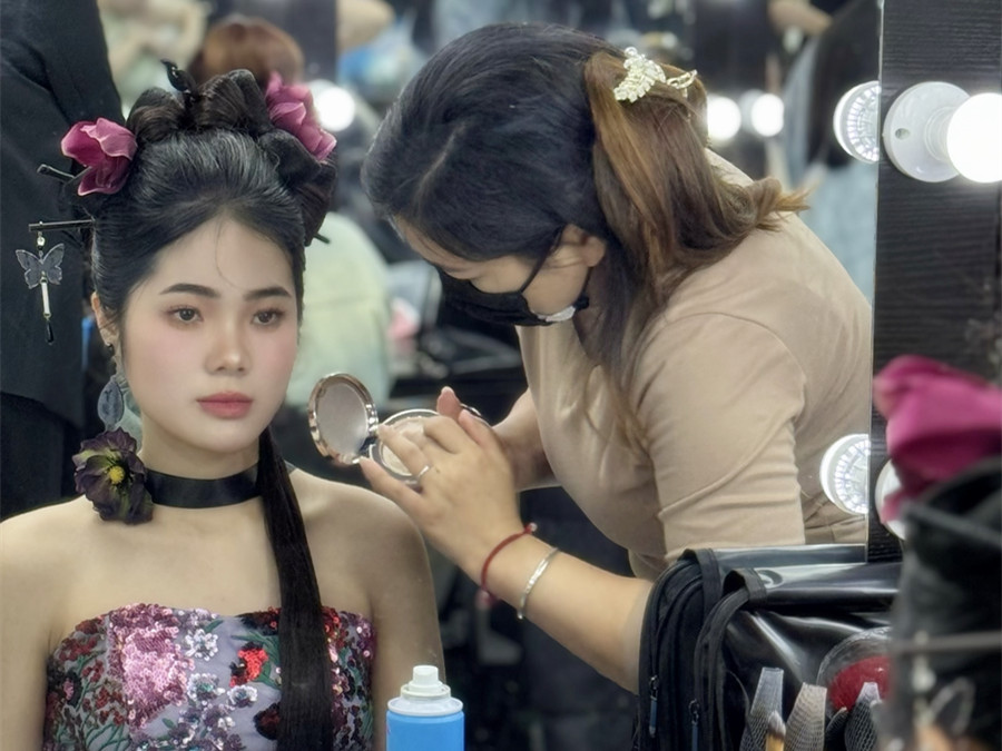 新中式妝容造型，從零學(xué)彩妝造型
