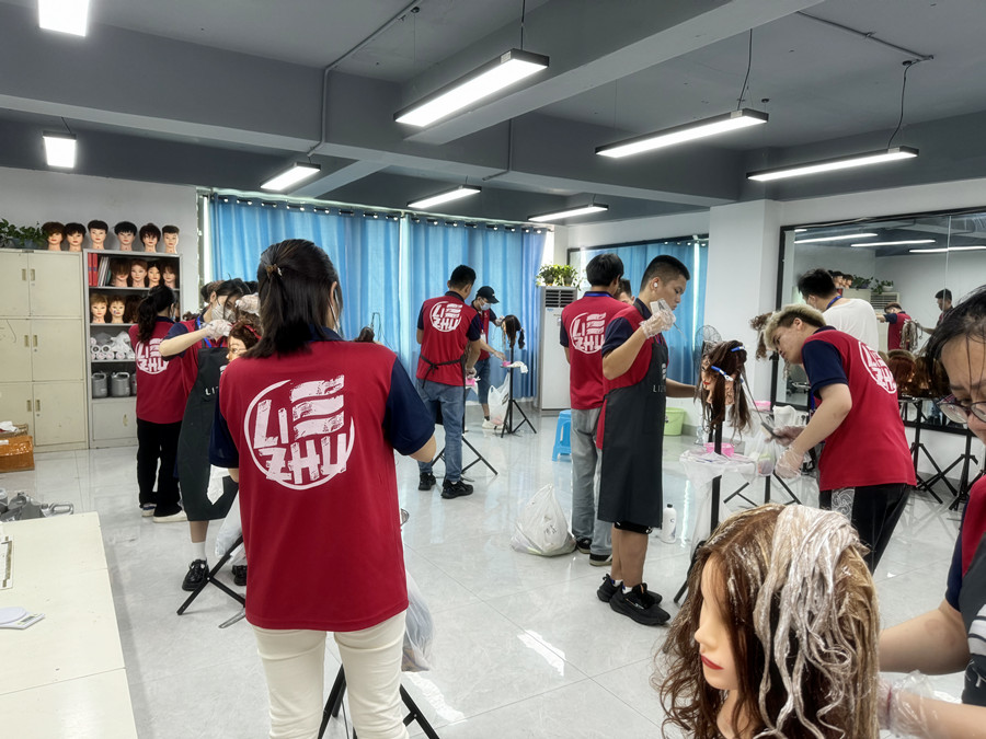 留幾手染發(fā)技術(shù)，廣西燙染訓(xùn)練
