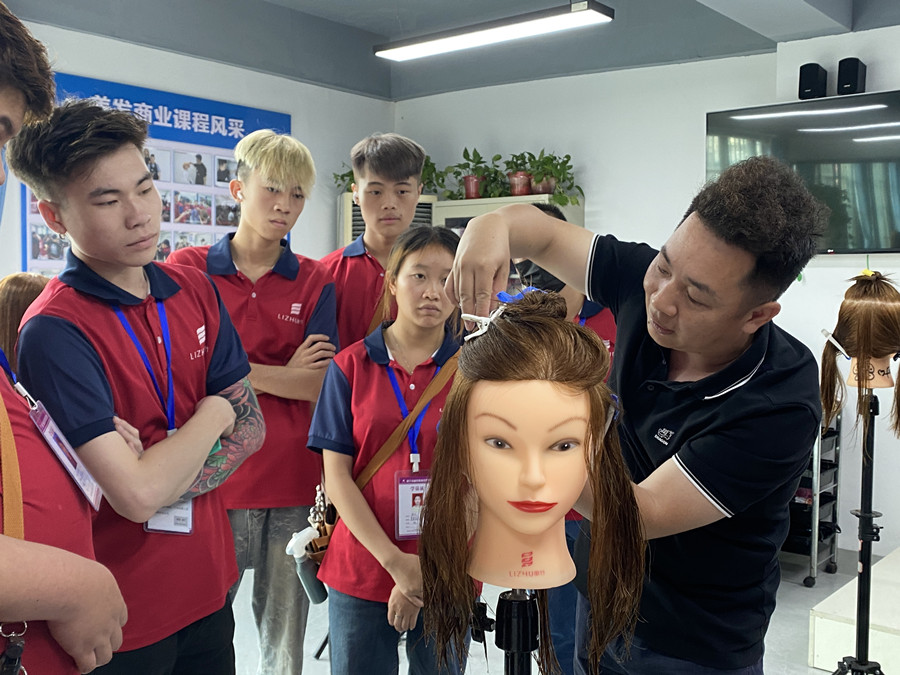 女士發(fā)尾分為哪幾類(lèi)？廣西女士造型分享