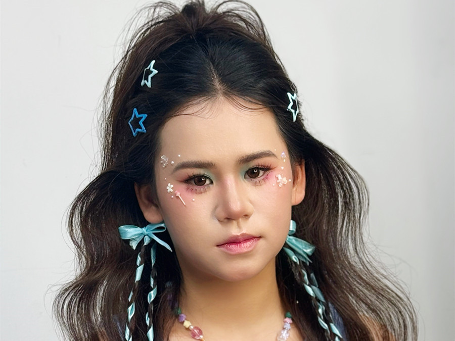 多巴胺應(yīng)援妝，廣西彩妝藝術(shù)造型學(xué)校講解