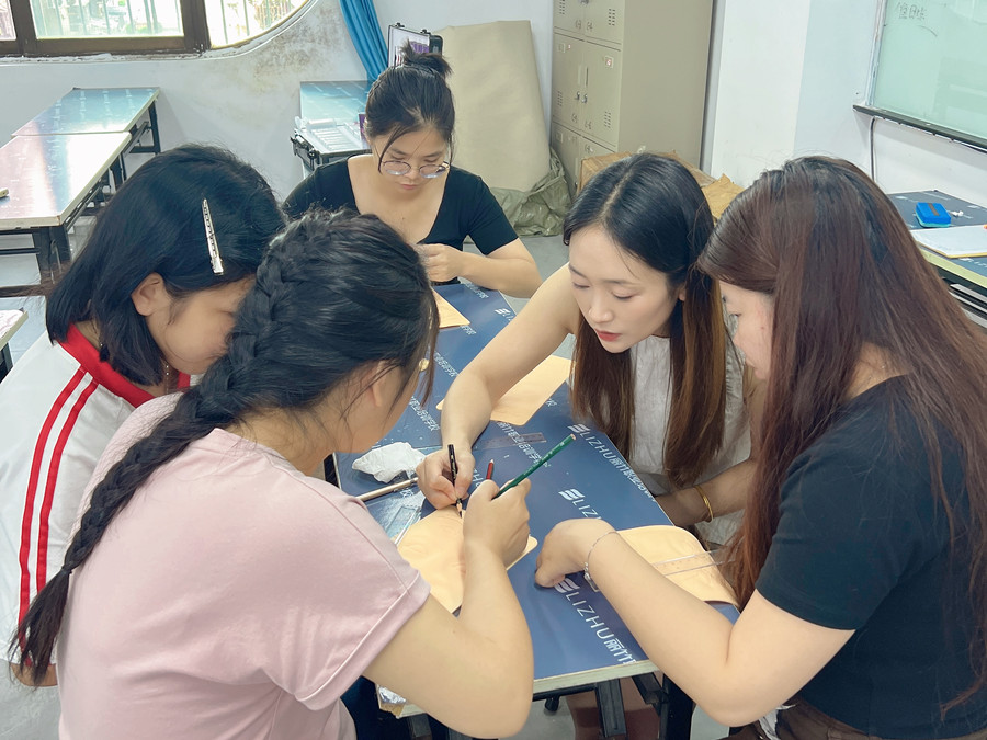 仿皮紋眉設(shè)計練習(xí) ，告訴你廣西紋繡學(xué)習(xí)哪里專業(yè)