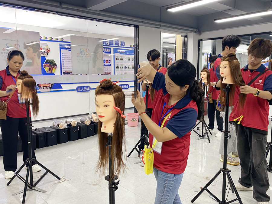 想在廣西學(xué)女士剪發(fā)，廣西美發(fā)怎么招生