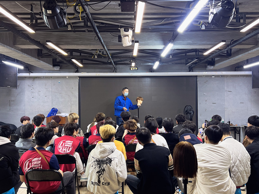 男士發(fā)型手法示范課堂，南寧剪發(fā)學(xué)習(xí)