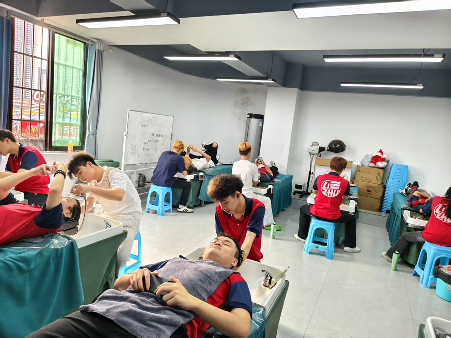 專業(yè)美發(fā)洗護和普通洗頭的區(qū)別，南寧美發(fā)教學